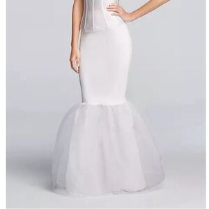 trumpet silhouette slip- size medium. Brand new, never used!